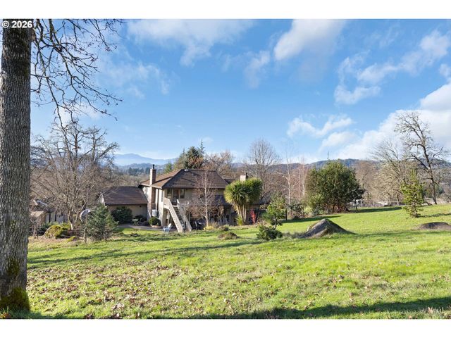 598 WINTER CREEK Ln, Roseburg, OR 97471