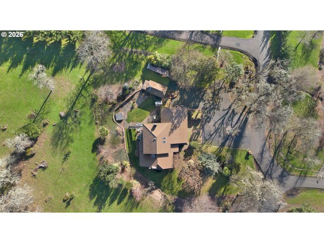 598 WINTER CREEK Ln, Roseburg, OR 97471