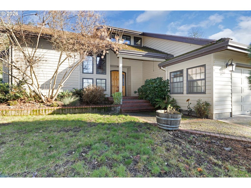 598 WINTER CREEK Ln, Roseburg, OR 97471