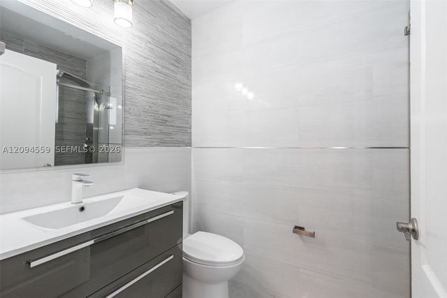2236 W 74th Pl 9C, Hialeah, FL 33016