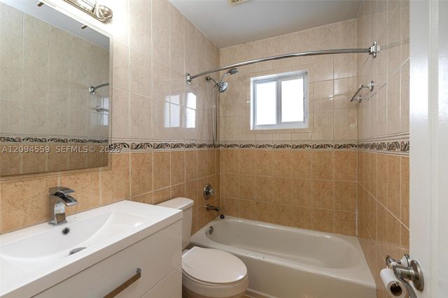 2236 W 74th Pl 9C, Hialeah, FL 33016