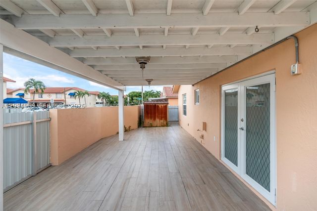 2236 W 74th Pl 9C, Hialeah, FL 33016