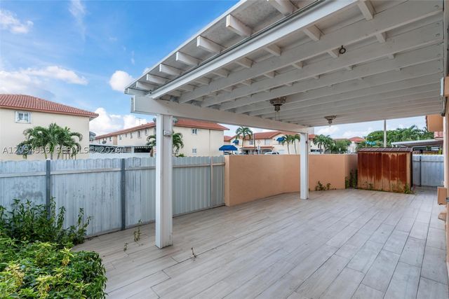 2236 W 74th Pl 9C, Hialeah, FL 33016