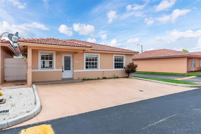 2236 W 74th Pl 9C, Hialeah, FL 33016