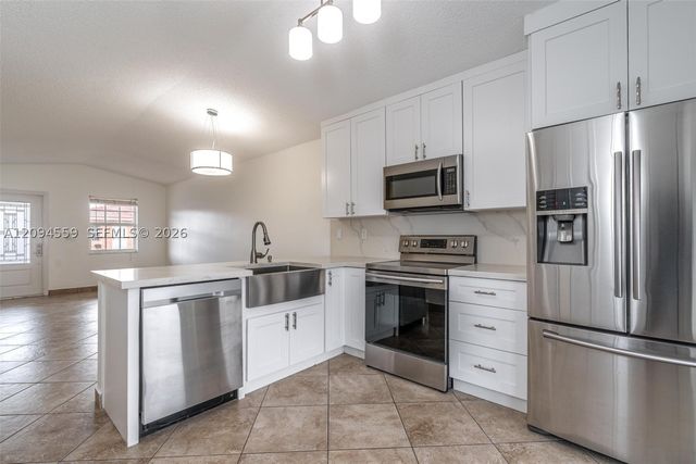 2236 W 74th Pl 9C, Hialeah, FL 33016