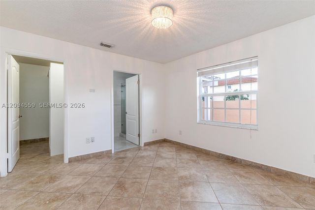 2236 W 74th Pl 9C, Hialeah, FL 33016