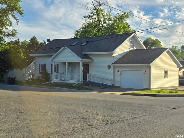 108 SCHOOL Street, Washington, IL 61571