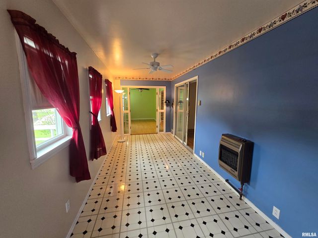 108 SCHOOL Street, Washington, IL 61571