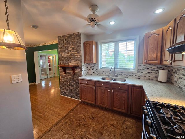 108 SCHOOL Street, Washington, IL 61571