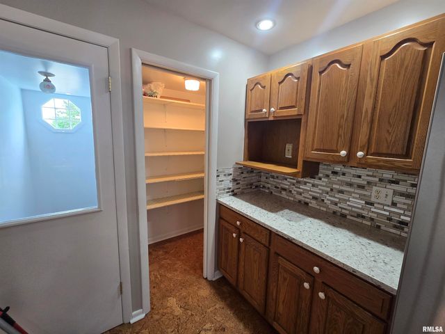 108 SCHOOL Street, Washington, IL 61571
