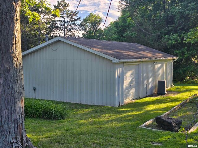 108 SCHOOL Street, Washington, IL 61571