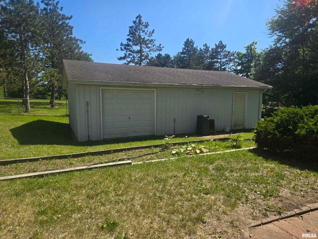 108 SCHOOL Street, Washington, IL 61571