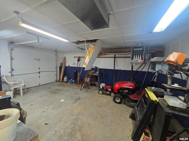 108 SCHOOL Street, Washington, IL 61571
