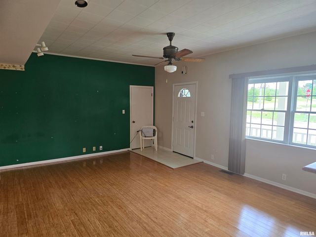 108 SCHOOL Street, Washington, IL 61571