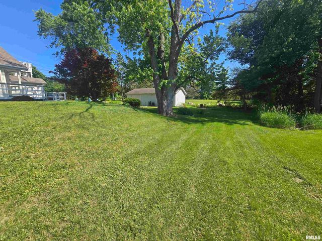 108 SCHOOL Street, Washington, IL 61571