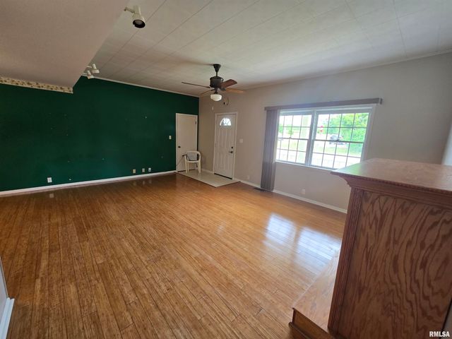 108 SCHOOL Street, Washington, IL 61571