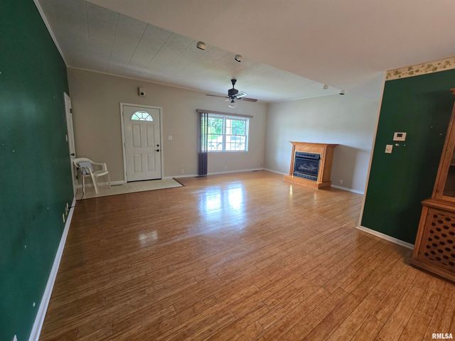 108 SCHOOL Street, Washington, IL 61571