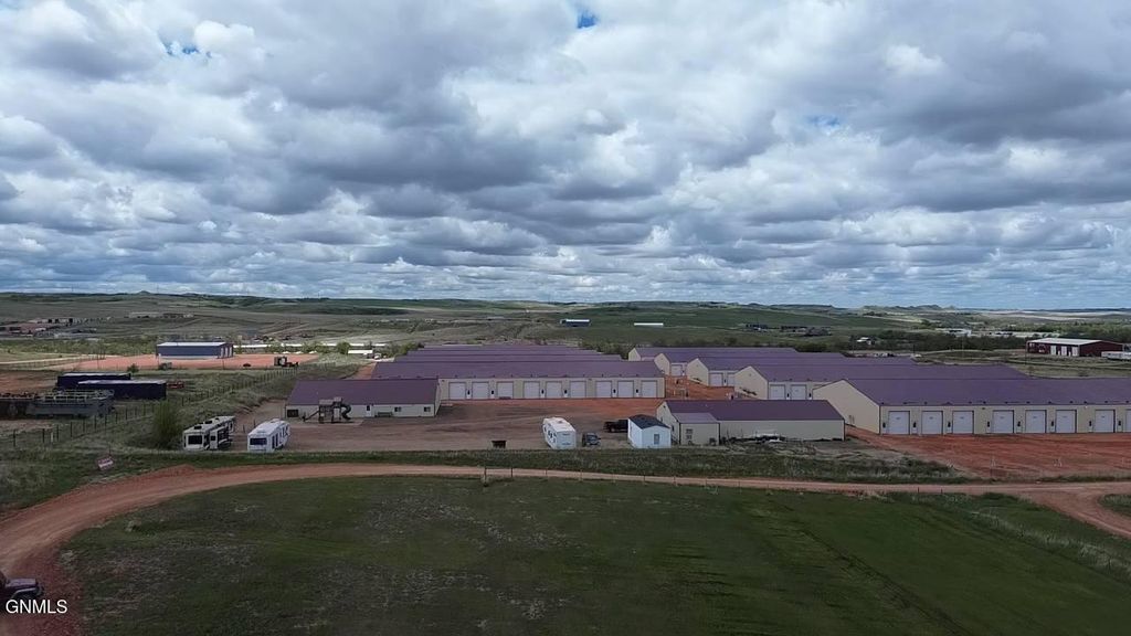 2052 125th Avenue NW, Watford City, ND 58854