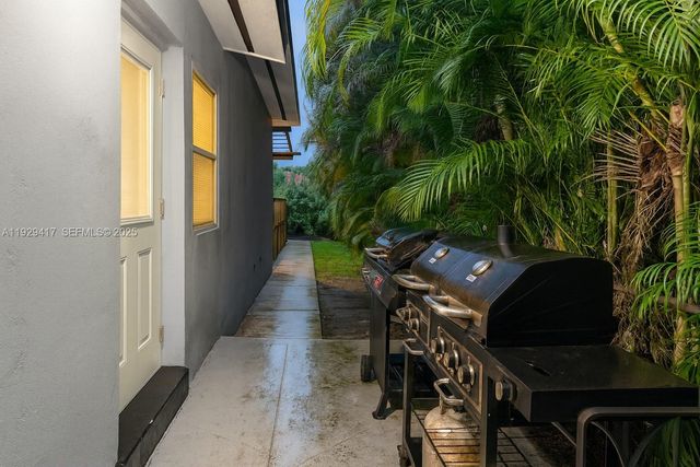 1509 NE 109th St, Miami, FL 33161