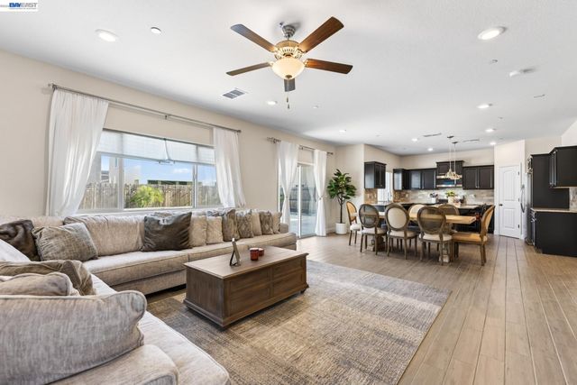 2419 Gabriel Dr, Merced, CA 95340