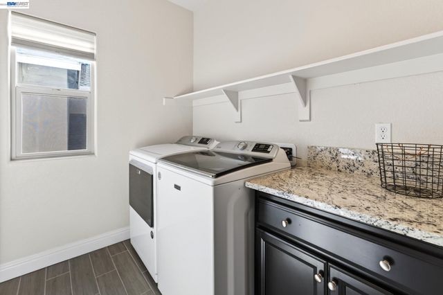 2419 Gabriel Dr, Merced, CA 95340