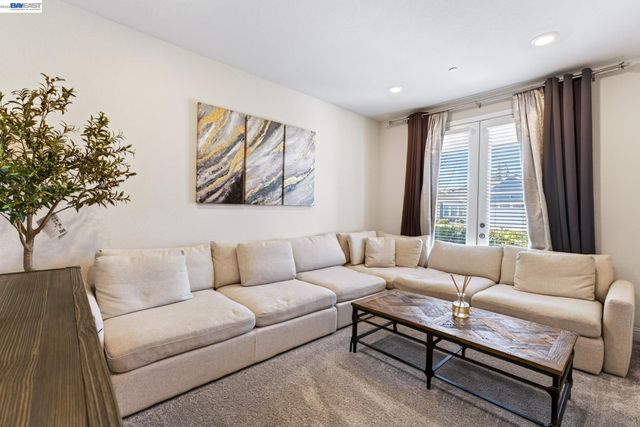 2419 Gabriel Dr, Merced, CA 95340