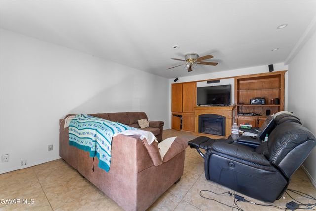 24750 Flatiron Court, Tehachapi, CA 93561