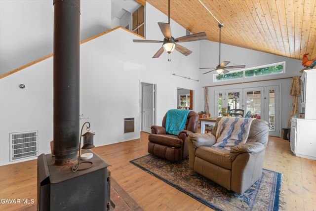 24750 Flatiron Court, Tehachapi, CA 93561