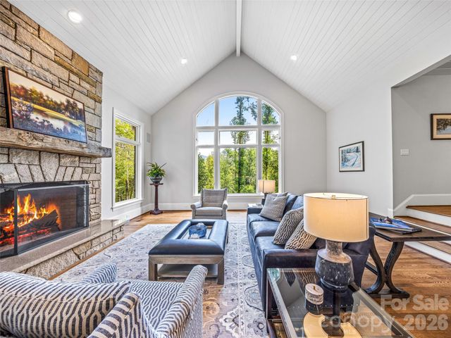 4 Cedar Hill Drive, Asheville, NC 28803