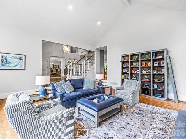 4 Cedar Hill Drive, Asheville, NC 28803