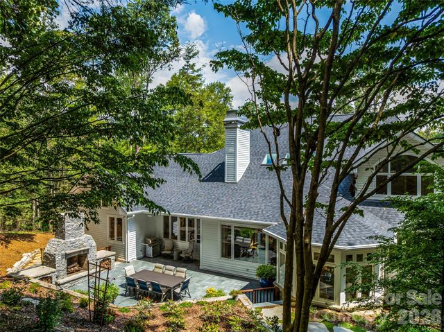 4 Cedar Hill Drive, Asheville, NC 28803