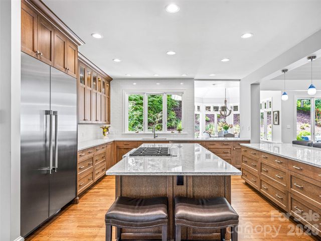 4 Cedar Hill Drive, Asheville, NC 28803