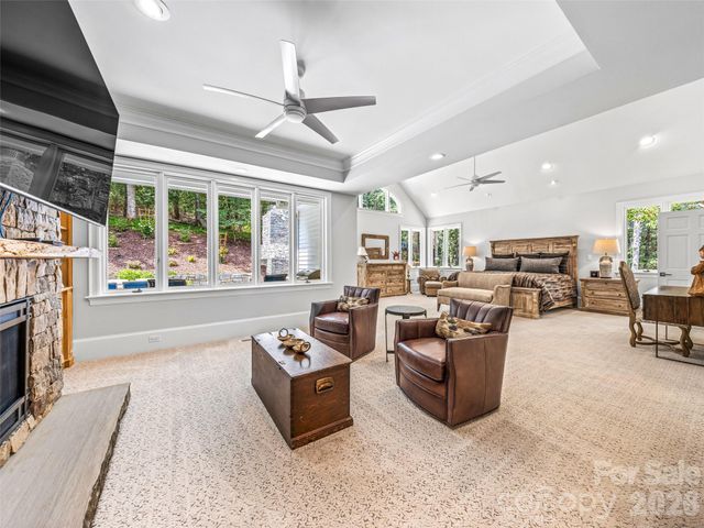 4 Cedar Hill Drive, Asheville, NC 28803