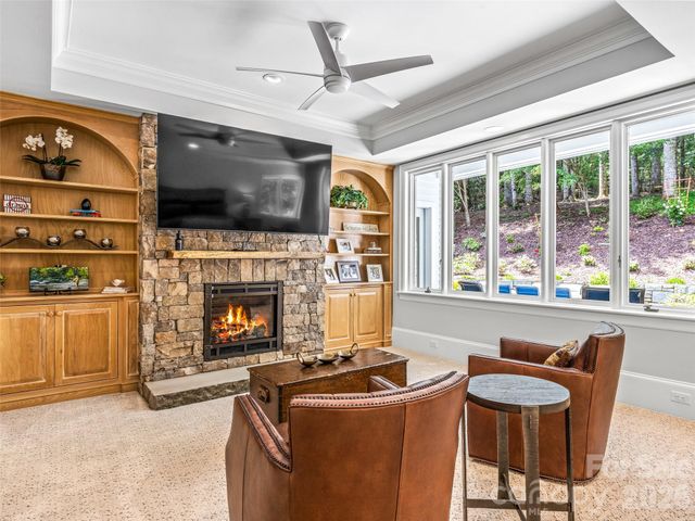 4 Cedar Hill Drive, Asheville, NC 28803