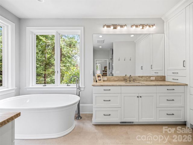 4 Cedar Hill Drive, Asheville, NC 28803