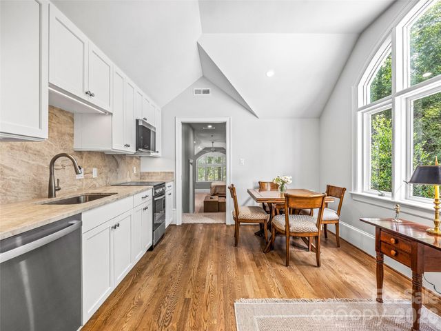 4 Cedar Hill Drive, Asheville, NC 28803