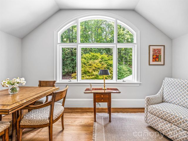 4 Cedar Hill Drive, Asheville, NC 28803