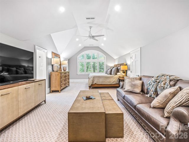 4 Cedar Hill Drive, Asheville, NC 28803