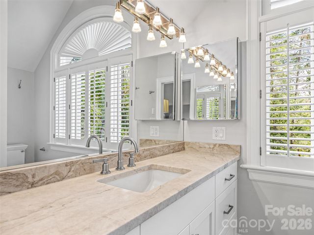 4 Cedar Hill Drive, Asheville, NC 28803