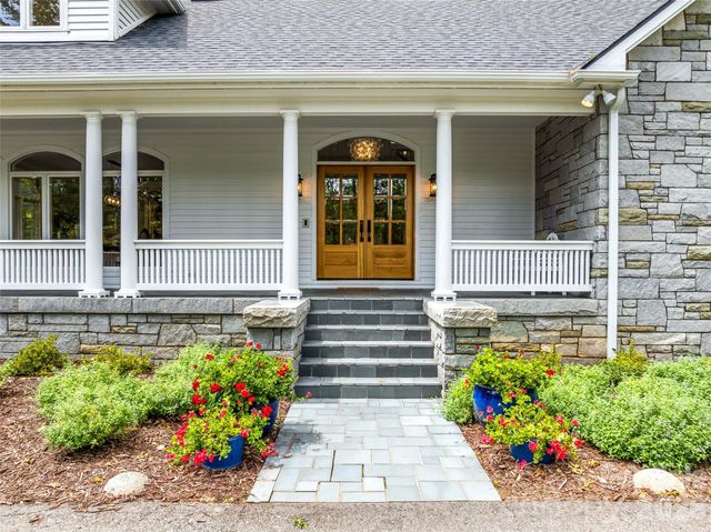 4 Cedar Hill Drive, Asheville, NC 28803