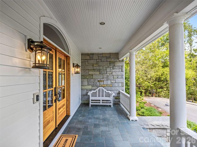 4 Cedar Hill Drive, Asheville, NC 28803