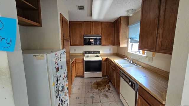 1407 Brook Meadow, San Antonio, TX 78232