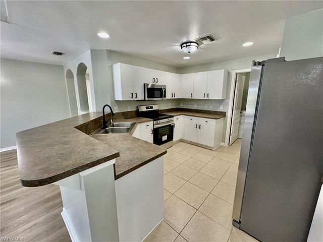 714 Knox AVE S, Lehigh Acres, FL 33974