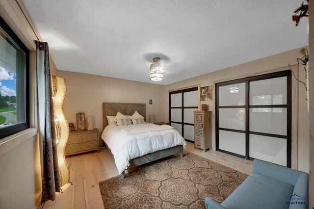 4828 WHISPERING PINES DR, Rapid City, SD 57702