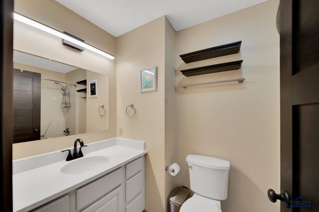 4828 WHISPERING PINES DR, Rapid City, SD 57702