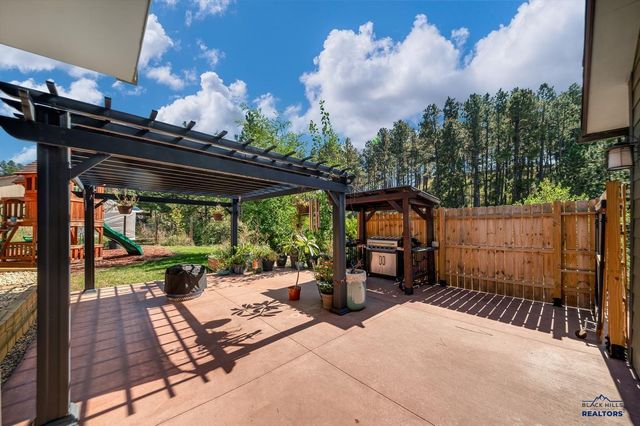 4828 WHISPERING PINES DR, Rapid City, SD 57702