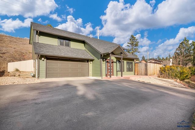 4828 WHISPERING PINES DR, Rapid City, SD 57702