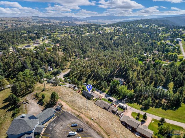 4828 WHISPERING PINES DR, Rapid City, SD 57702