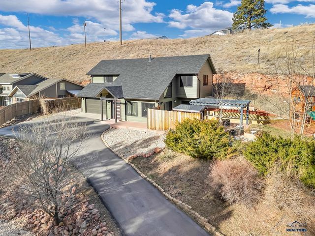 4828 WHISPERING PINES DR, Rapid City, SD 57702