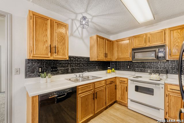 12105 Stoney, San Antonio, TX 78247